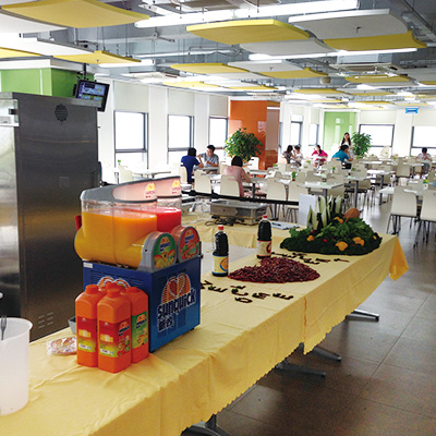 學校食堂飲品區(qū)